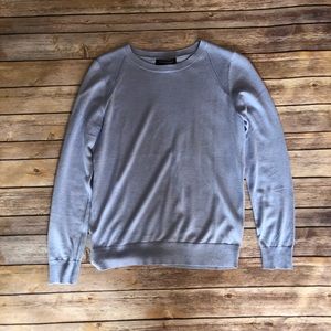 Shirt / sweater